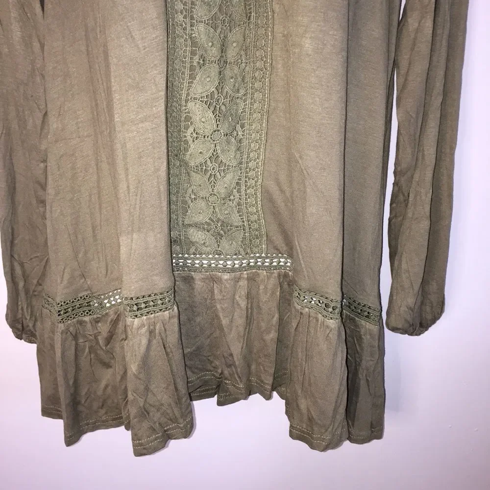 Forgotten Grace Crochet Trim Blouse - Picture 3 of 6